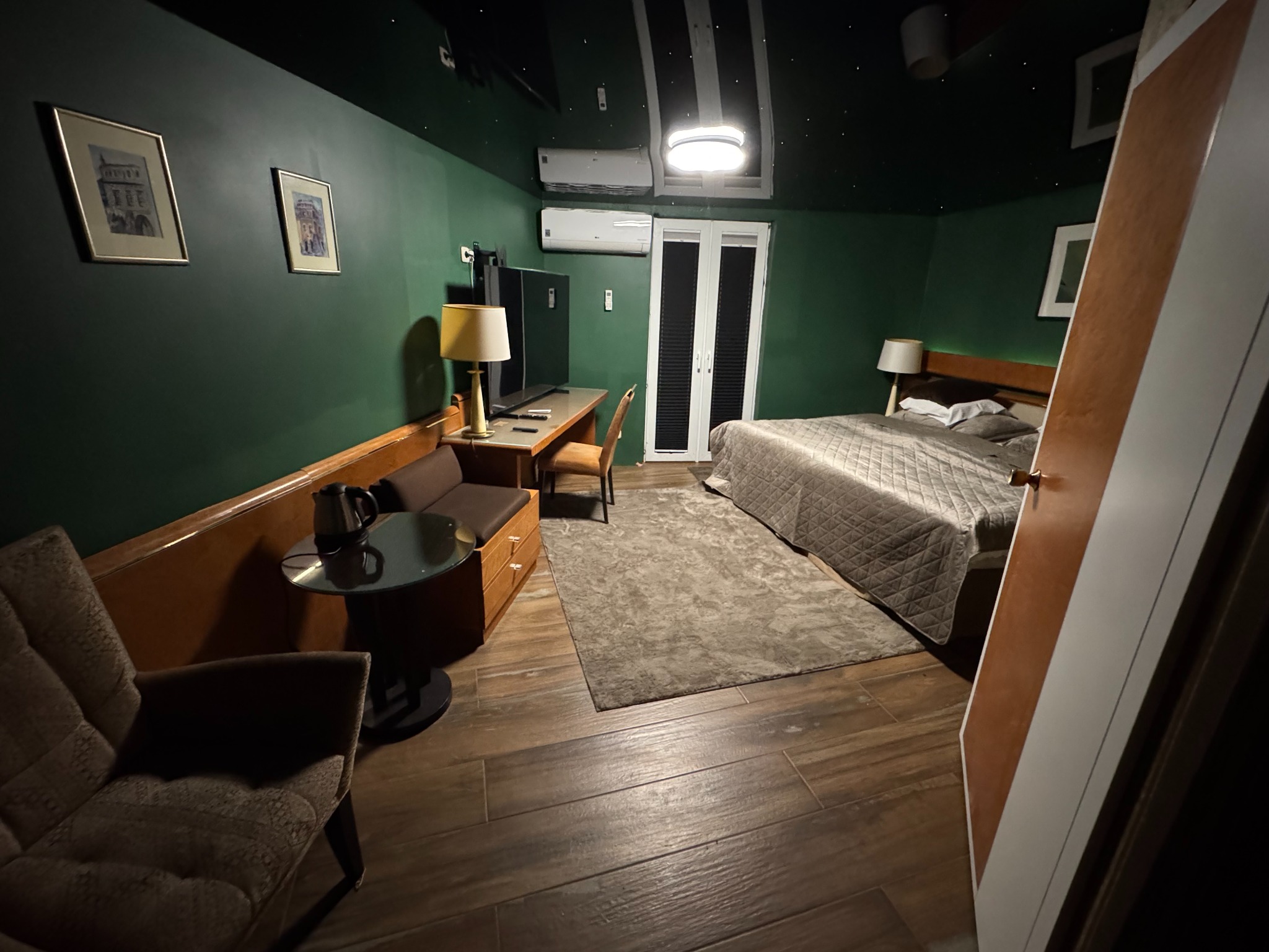 Bungalow z częścią wypoczynkową i gwiezdnym sufitem